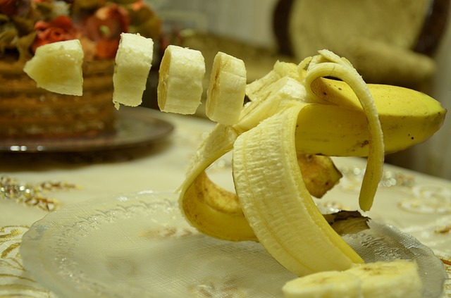 バナナを輪切りにしている画像　－ジョーク1－